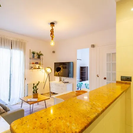 Διαμέρισμα Cosy Apartment. 10min Walk To The & Train Ταραγόνα