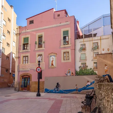 Appartement Cosy Apartment. 10min Walk To The & Train *