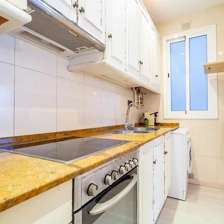 Cosy Apartment. 10min Walk To The & Train Tarragona