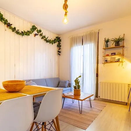 Cosy Apartment. 10min Walk To The & Train Apartment Tarragona