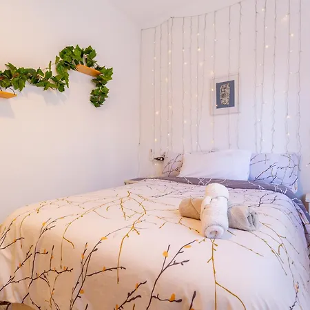 Cosy Apartment. 10min Walk To The & Train * Tarragona